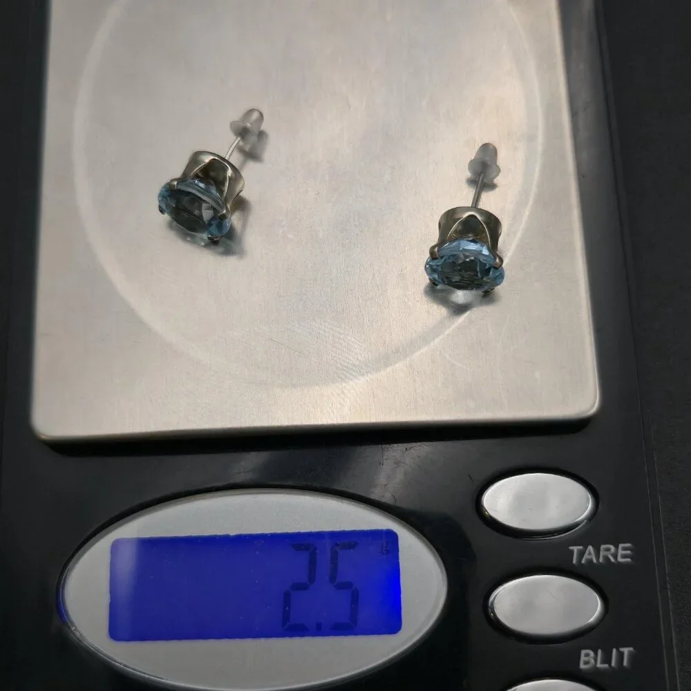 Sterling Silver Brilliant Blue Topaz Gem Stud Earrings A6975